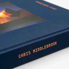 Lade das Bild in den Galerie-Viewer, Pause by Chris Middlebrrok Book