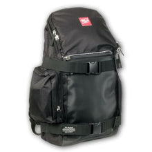 Lade das Bild in den Galerie-Viewer, MOB Skateboards Special: Backpack Trouble & Gym Sac