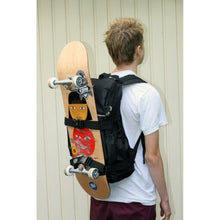Lade das Bild in den Galerie-Viewer, MOB Skateboards Special: Backpack Trouble & Gym Sac
