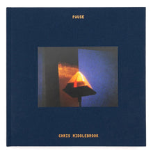 Lade das Bild in den Galerie-Viewer, Pause by Chris Middlebrrok Book