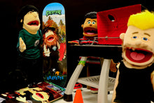 Lade das Bild in den Galerie-Viewer, Creature Fuzzy Fiends Gravette 8.3"
