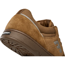 Lade das Bild in den Galerie-Viewer, Etnies Marana brown/gum Raw Gr. 10.5 / 44

