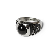 Lade das Bild in den Galerie-Viewer, Huf Onyx Signet Ring silver 9
