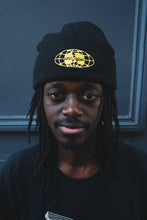 Lade das Bild in den Galerie-Viewer, Magenta Shaolin Beanie
