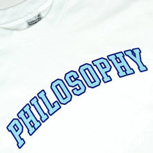 Lade das Bild in den Galerie-Viewer, Strawberry Hill Philosophy Club Arch Shirt Gr. M
