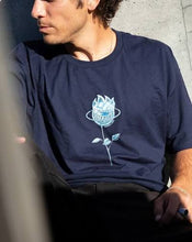 Lade das Bild in den Galerie-Viewer, Spitfire x April Bighead Rose navy Gr. L
